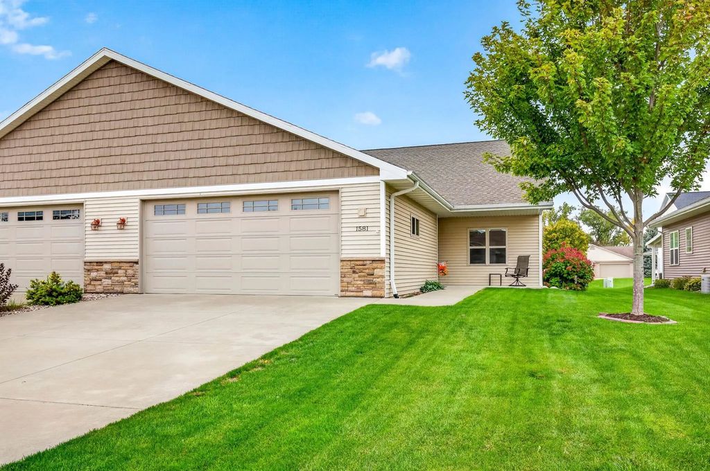 1581 Redwing Drive, NEENAH