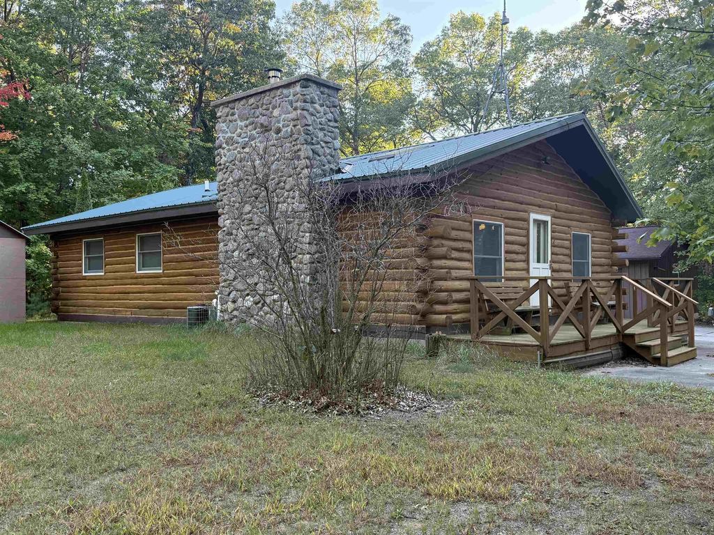 N6772 Black Oak Circle, SHAWANO
