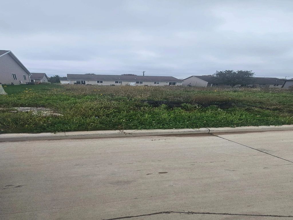 515 Founders Way, LITTLE CHUTE