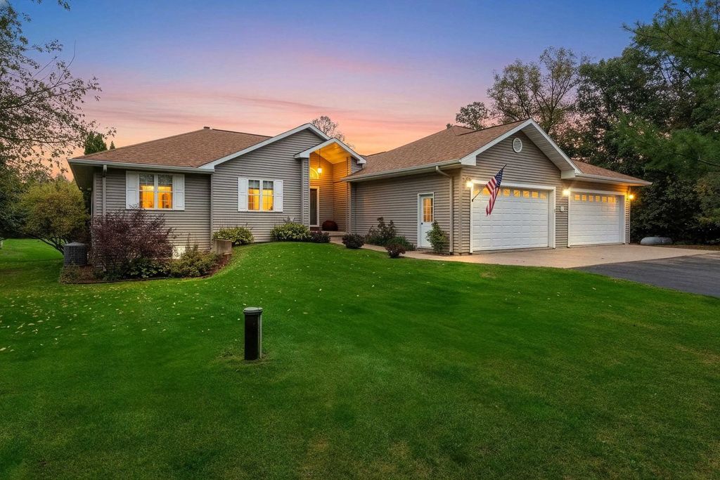 E4594 River Breeze Drive, WAUPACA