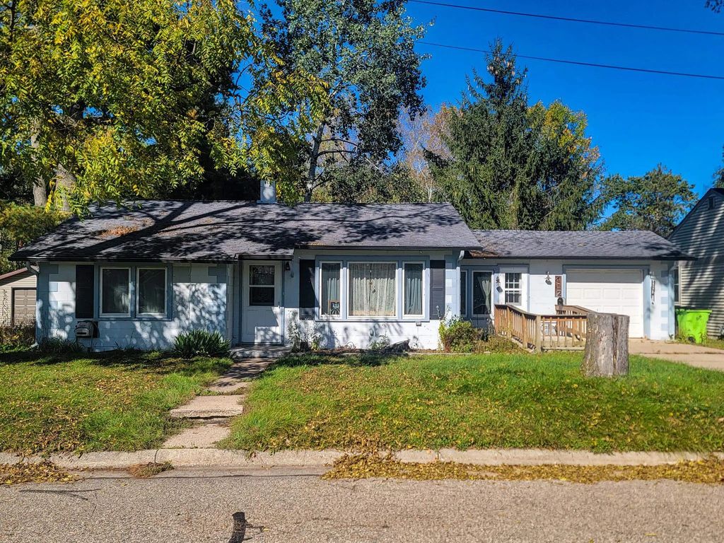 412 Wisconsin Street, WAUPACA
