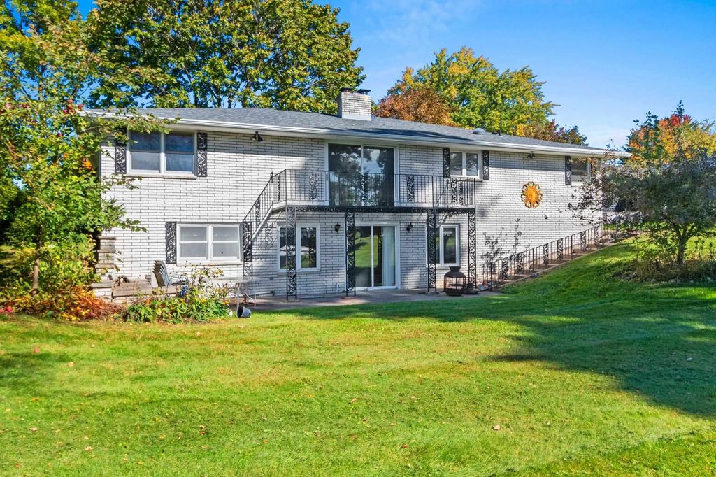 560 River Heights, SHAWANO