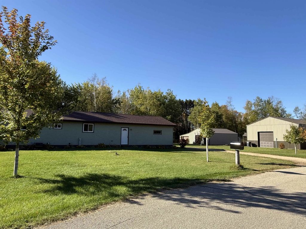 N6392 Blueberry Road, GRESHAM