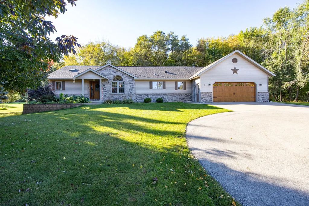207 W Clark Street, WEYAUWEGA
