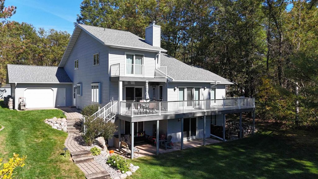 N1417 Silver Canoe Road, KESHENA