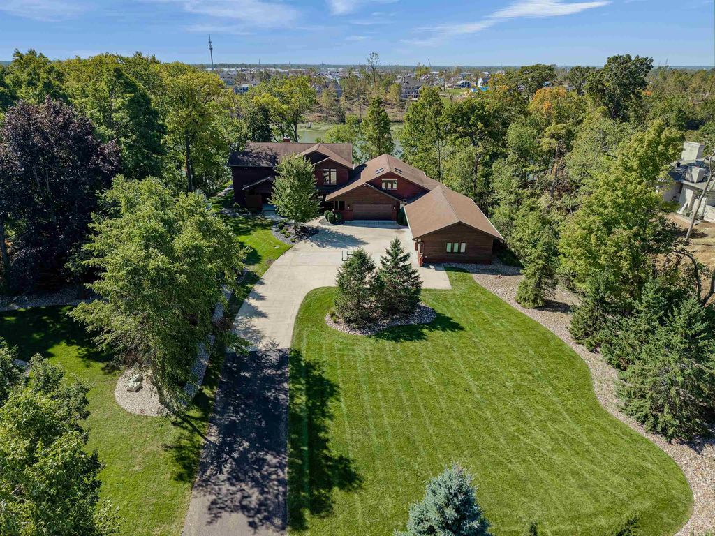 1515 W Reid Drive, APPLETON