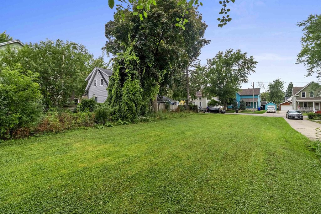409 E Spring Street, APPLETON