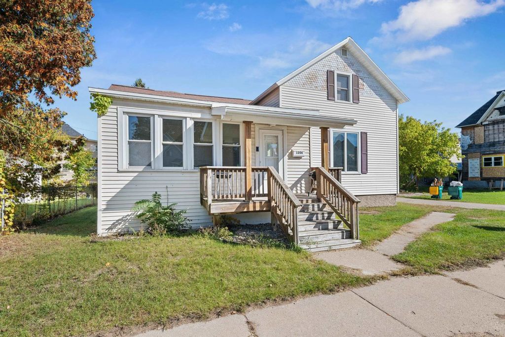 1206 Pierce Avenue, MARINETTE