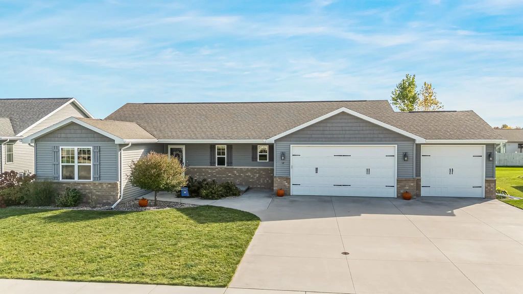 1411 Mera Lane, KAUKAUNA