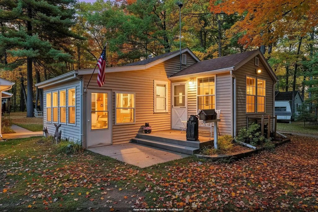N7805 Noquebay Road, CRIVITZ