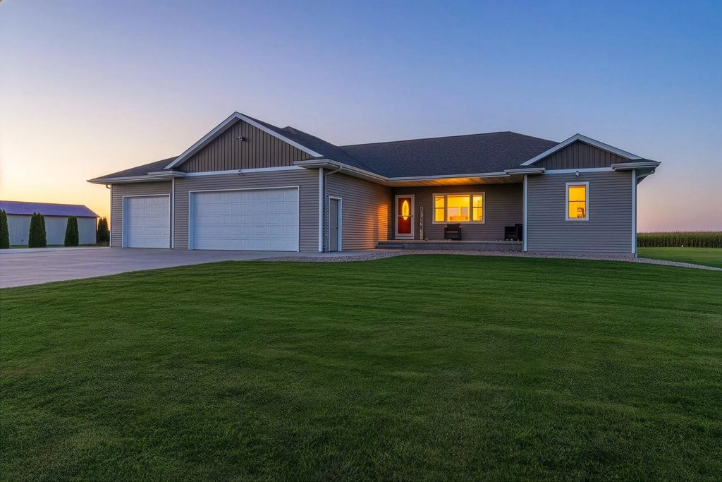 N3066 County Road C, PULASKI