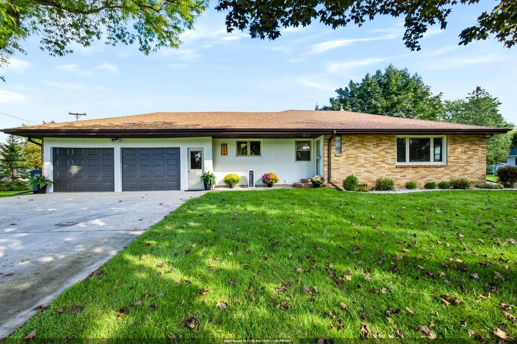8114 Geenan Street, KAUKAUNA