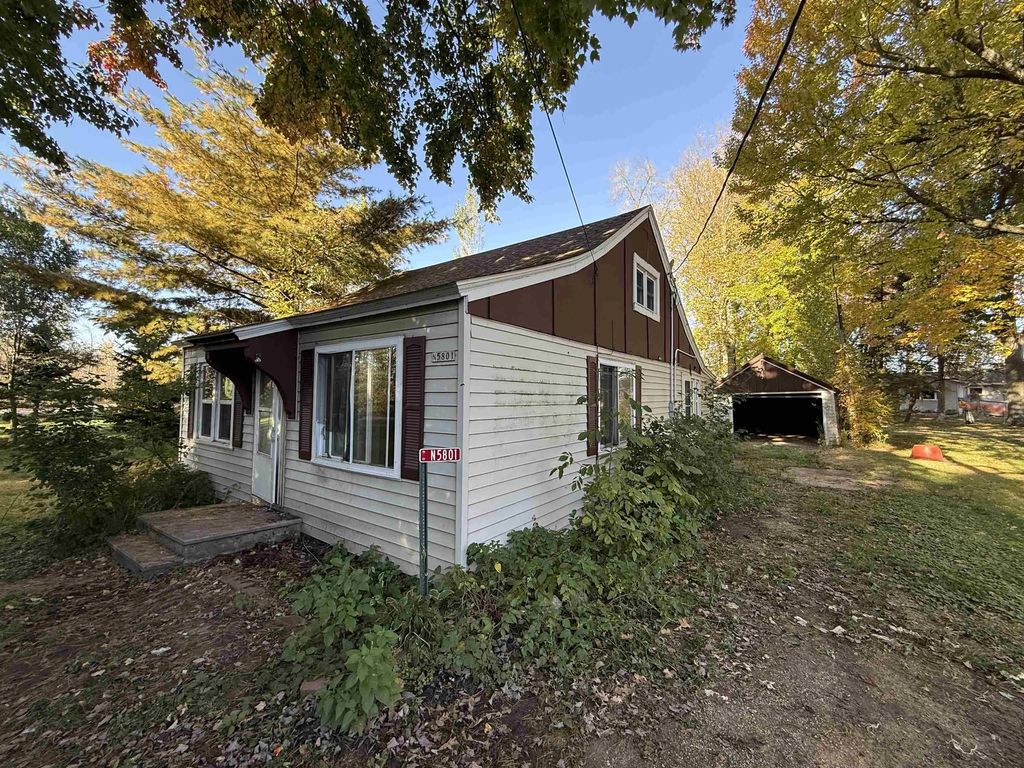 N5801 Edgewood Road, SHAWANO