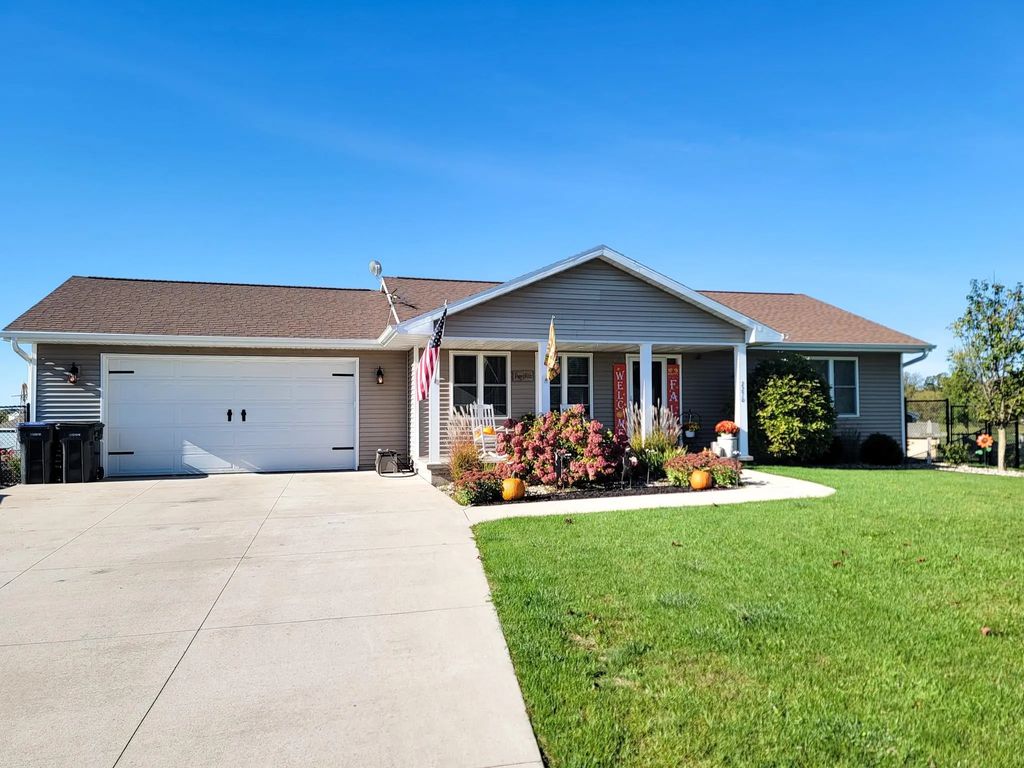 2270 Lensmire Lane, WAUPACA