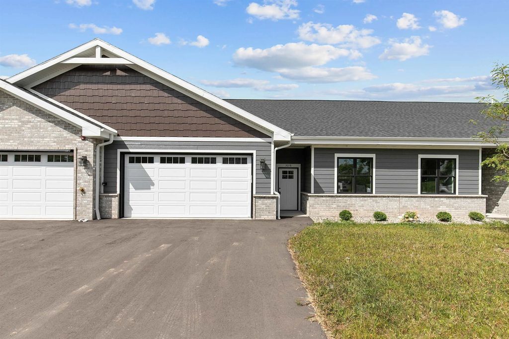 3018 Community Way, MENASHA