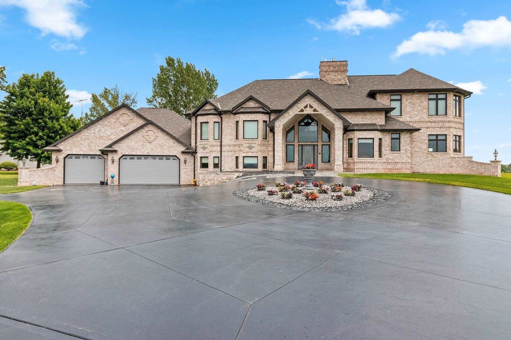 2315 Silveridge Drive, MANITOWOC