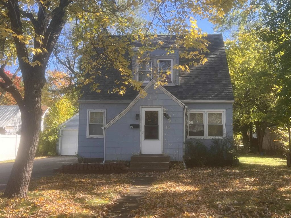 124 Pine Street, WAUPACA