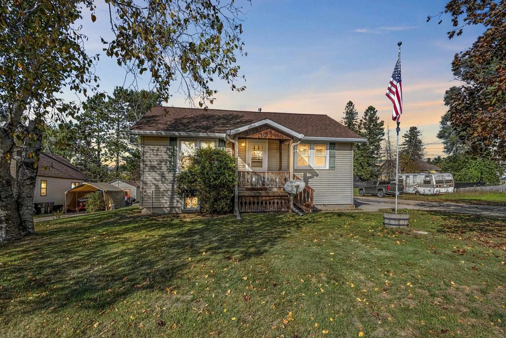 1120 County Road C, WAUSAUKEE
