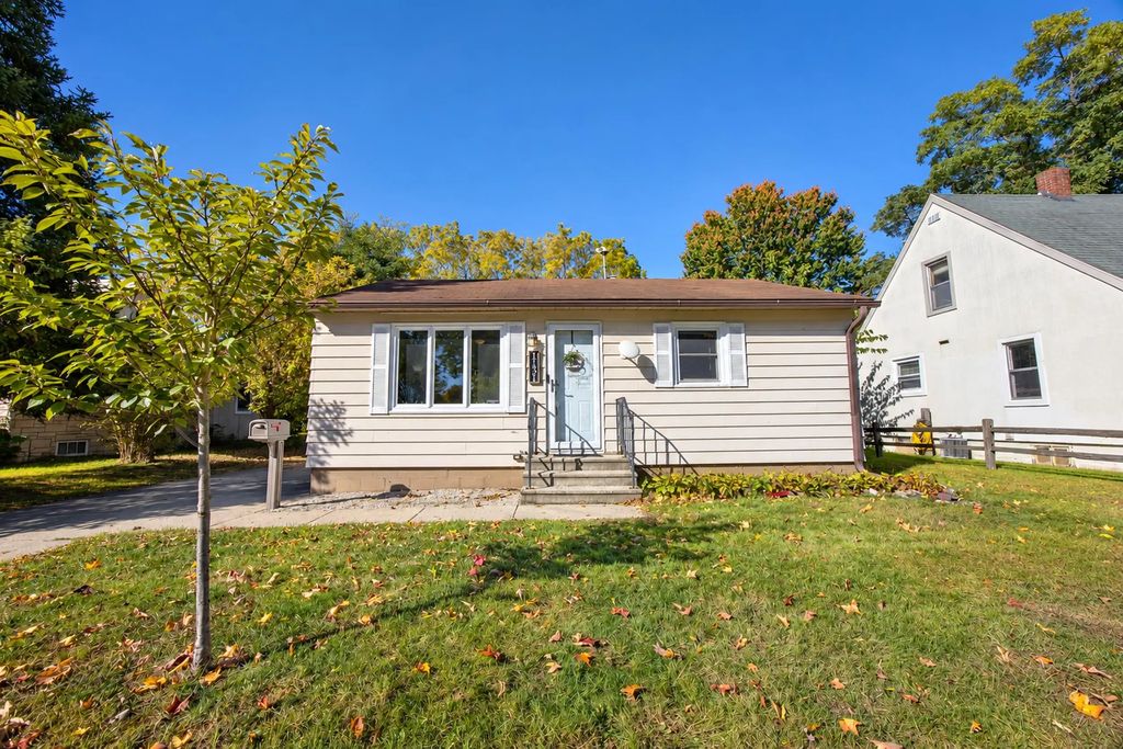 1131 S Franklin Street, SHAWANO