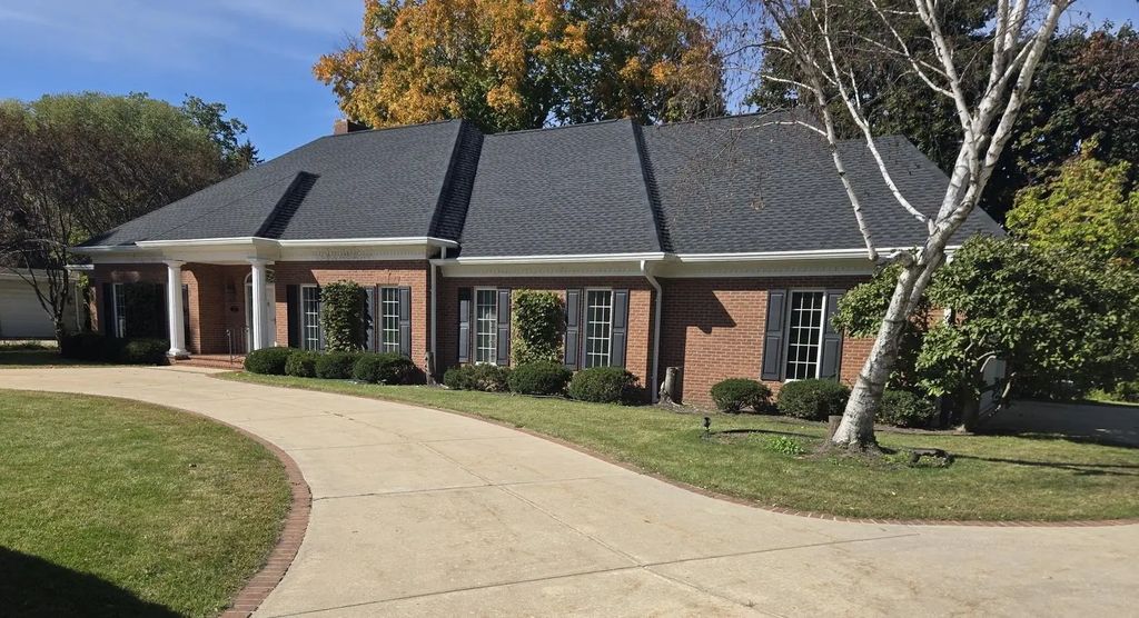 326 Braebourne Court, GREEN BAY