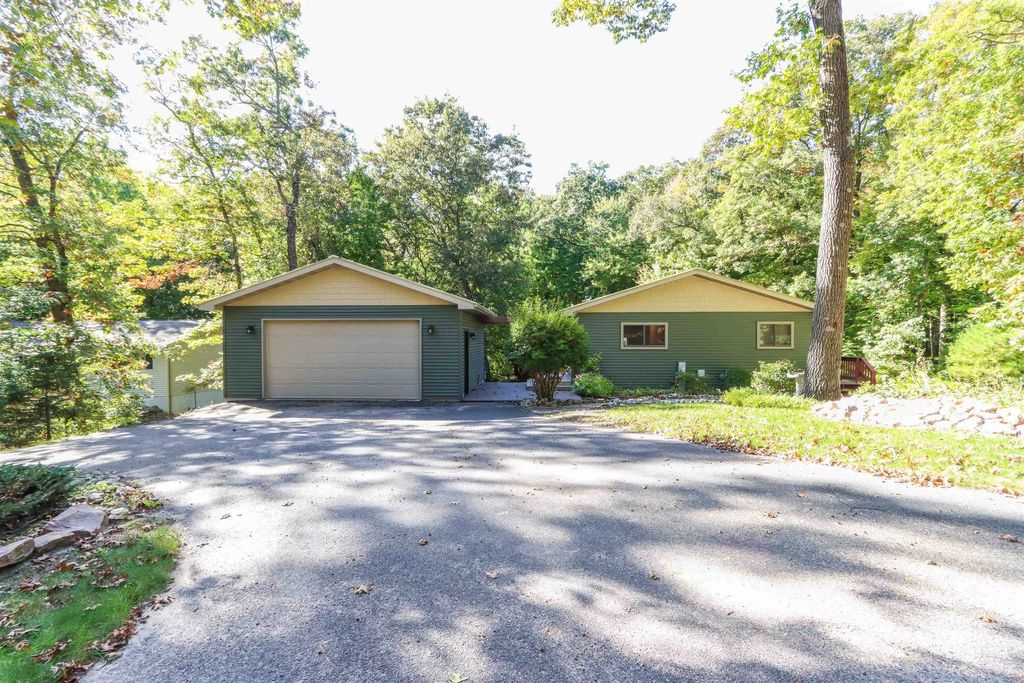 N3025 Crestwood Drive, WAUPACA