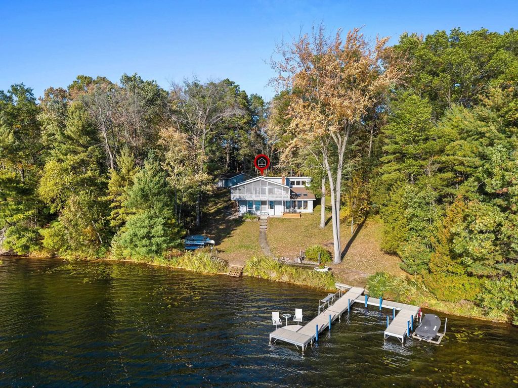 W2282 Hwy Vv, KESHENA
