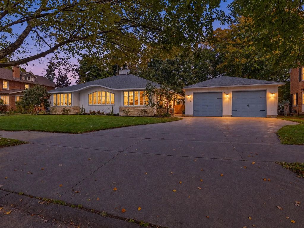 1920 Stephenson Street, MARINETTE