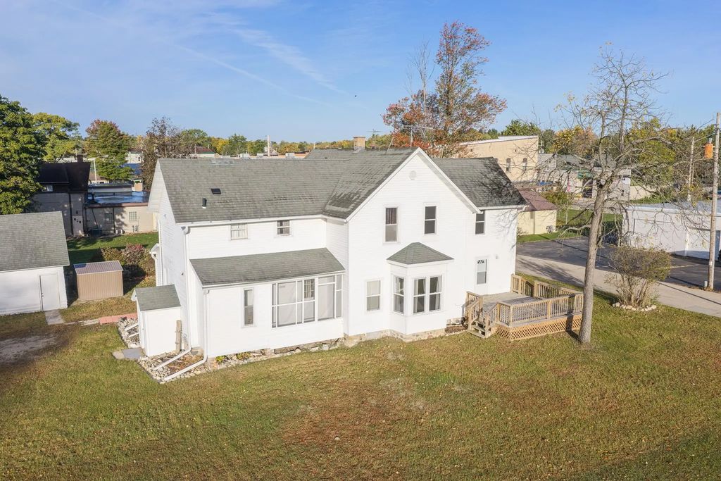 818 E Groninger Street, SURING