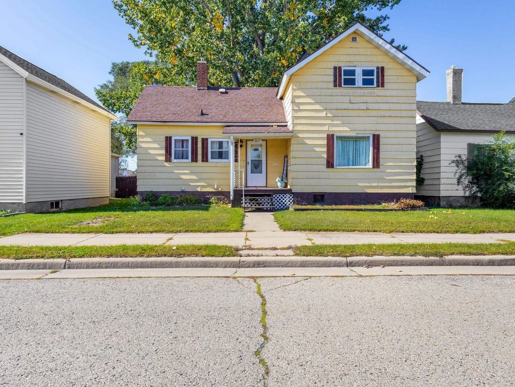 1035 Shields Street, MARINETTE