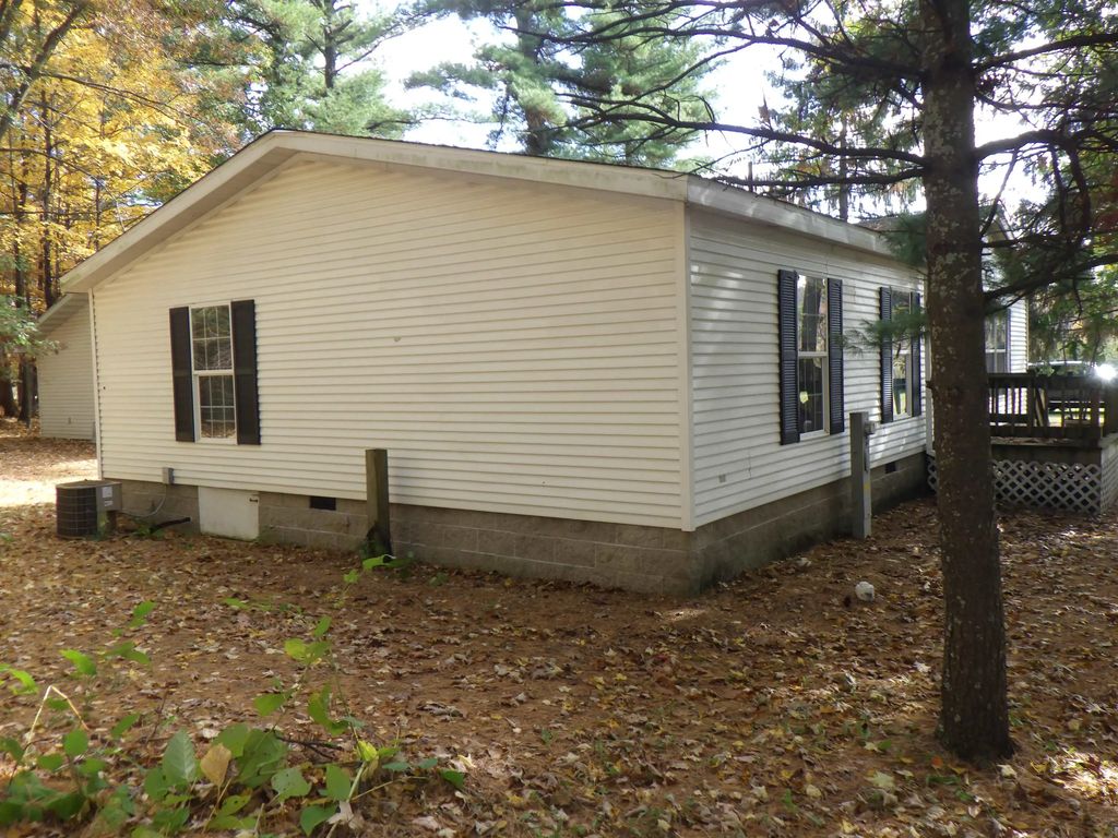N3898 County Road D, CLINTONVILLE