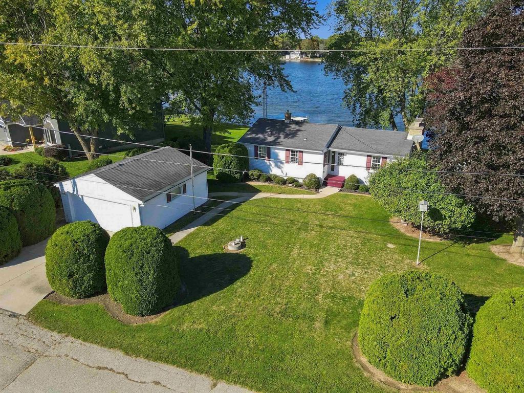W943 South Shore Lane, StCLOUD
