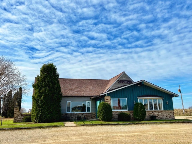 N3925 Friendship Circle, SHAWANO