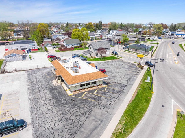 2604 Custer Street, MANITOWOC