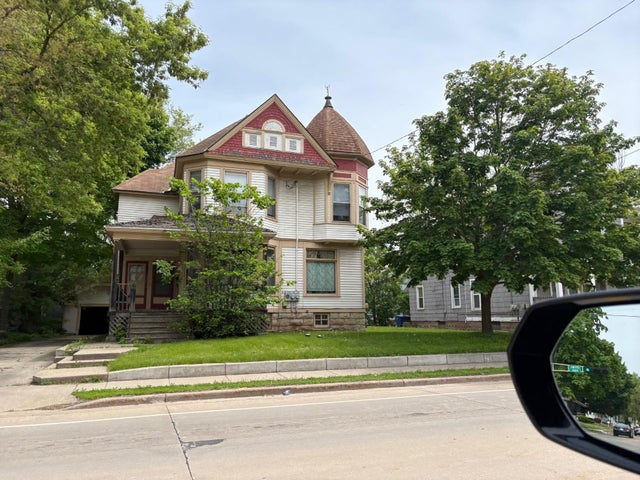 650 Jackson Street, OSHKOSH