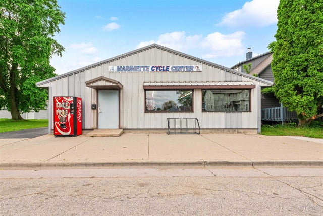 1555 Pierce Avenue, MARINETTE