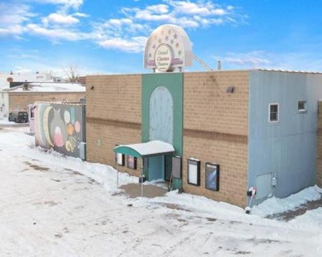 208 W Wolf River Plaza, NEW LONDON