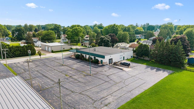 1828 Park Avenue, NEW HOLSTEIN