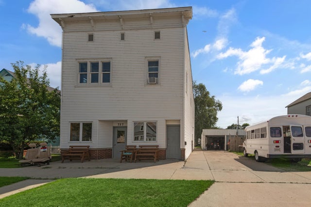 727 Main Street, MARINETTE