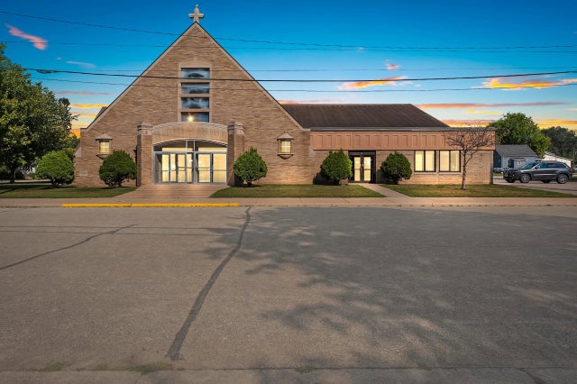 208 E Maurer Street, SHAWANO