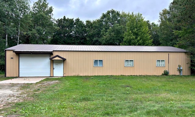 W1830 Old Peshtigo Road, MARINETTE