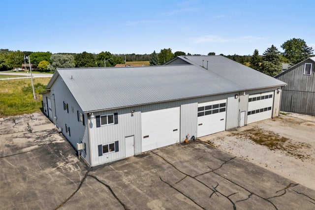 212 Apple Blossom Lane, MANITOWOC