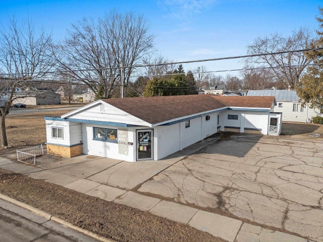 302 Collins Avenue, OCONTO