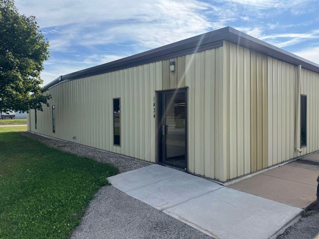 1434 Progress Lane, OMRO