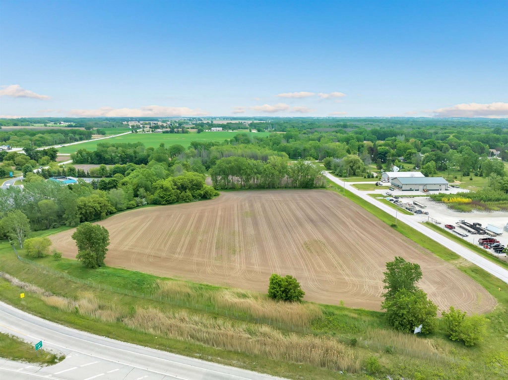 Champeau Road 3, GREEN BAY