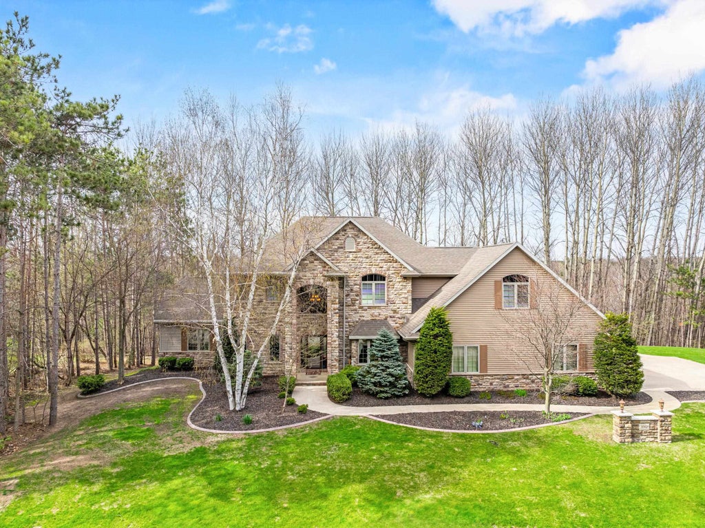 3062 Hawk Ridge Trail, SUAMICO