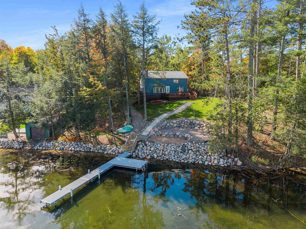 5600 S Silver Lake Road, LAONA