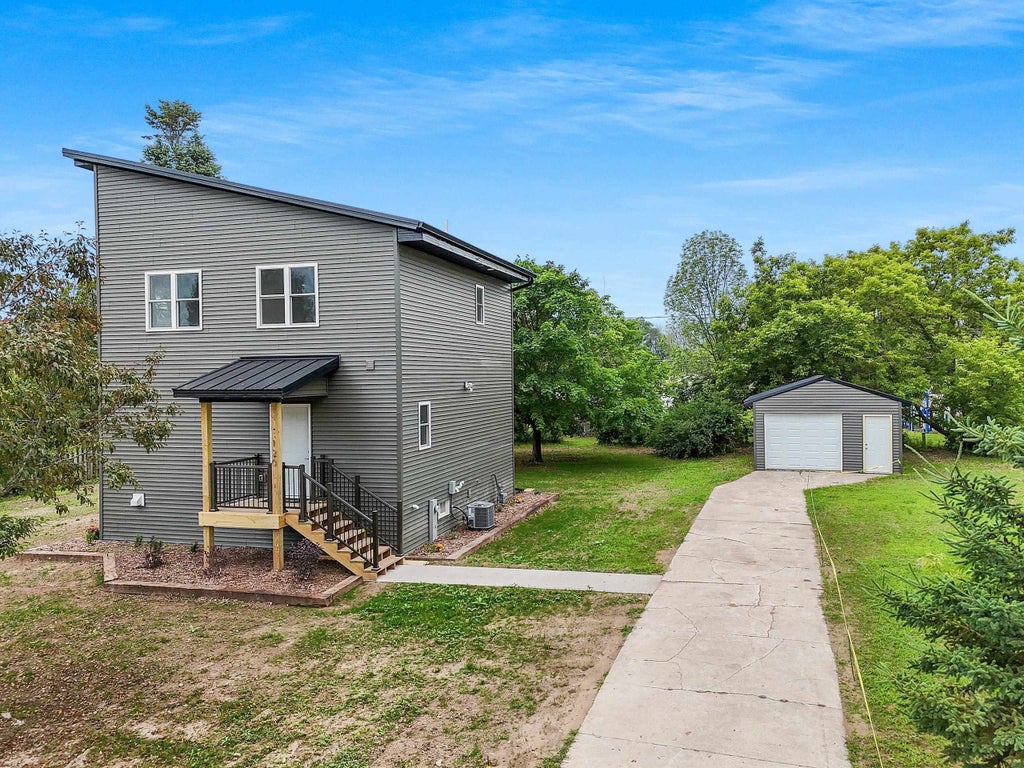120 Eleonor Street, TWO RIVERS