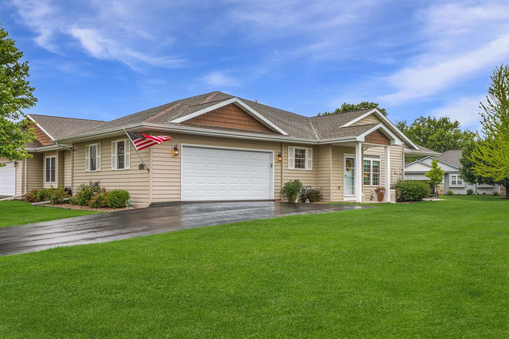 1241 Cameron Circle, NEENAH