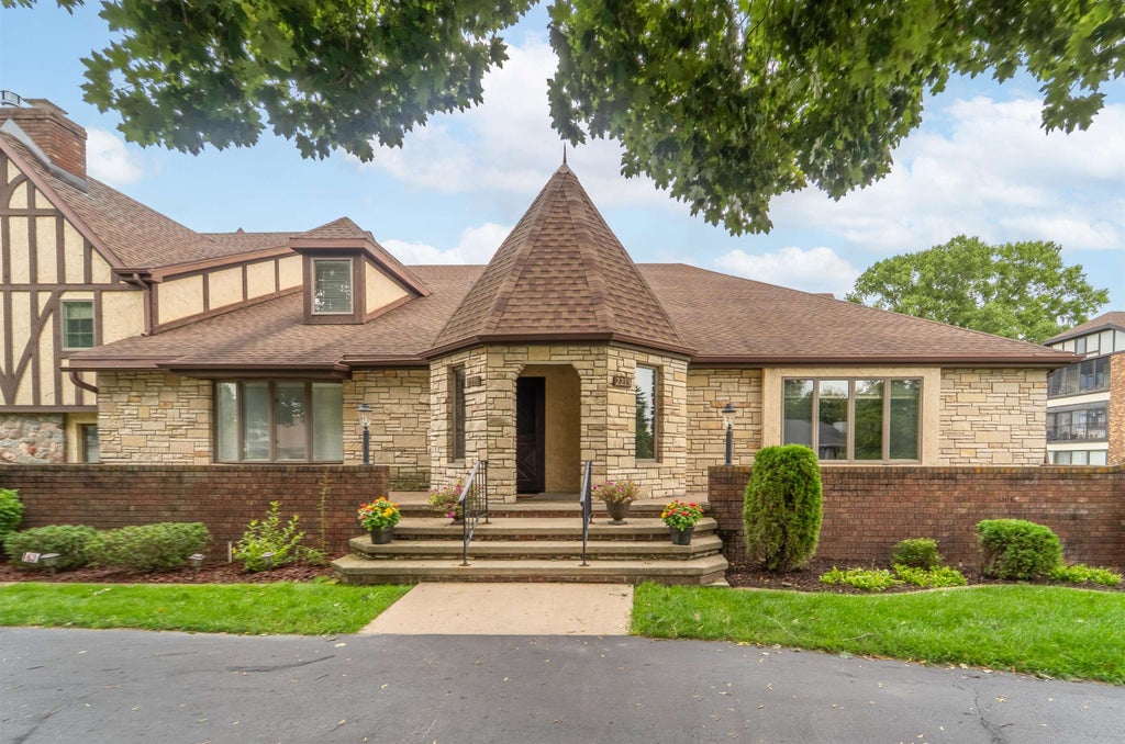 2213 Sunrise Drive, APPLETON