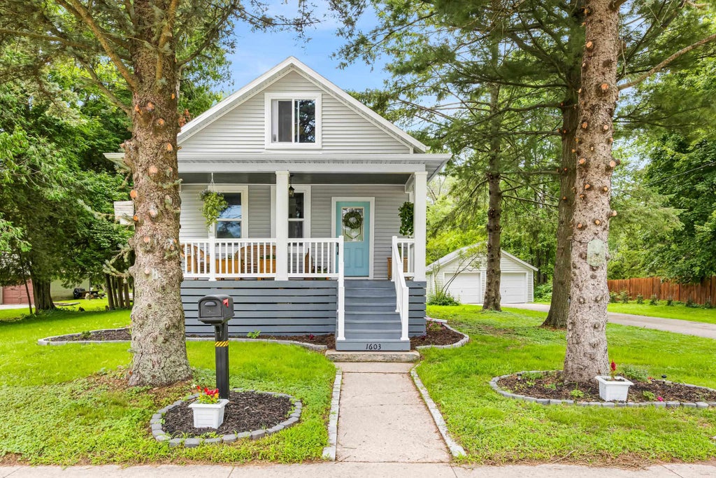1603 Park Avenue, OCONTO